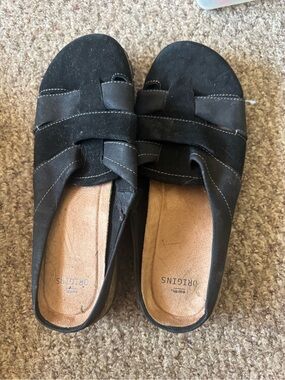 Earth Origins Black Suede Slip-On Mules women 11 wide.